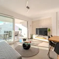 Pelagus, modern city central apartment