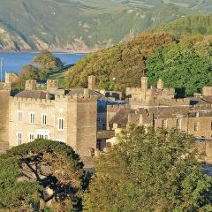 Watermouth Castle, Penn-Curzon Apartment