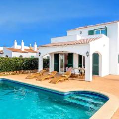 Villa independiente con piscina y vistas al mar