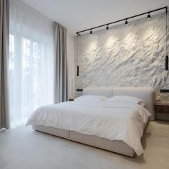 Imperial Residence - design aparthotel in city center, private parking