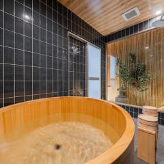 プレイルームのある家族で楽しめるお部屋 手作りの和風のお部屋で疲れを癒す 11台のベッド 22名利用