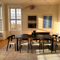 Modern Luxury 4BR Home near King's Garden