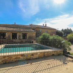 Authentic Country House with pool near Uzes