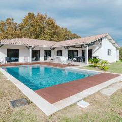 Beautiful contemporary villa 160 m with pool