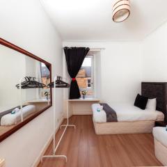 Lovely Central 5 Bdrm Apartment