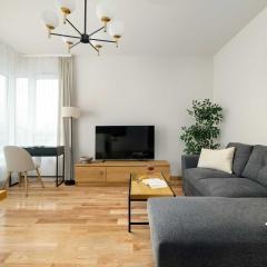 Luxury Apartment with Parking & Terrace Remote Work by Renters Prestige