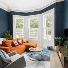 Spacious Modern 2 Bed Apartment with Parking - Pass the Keys