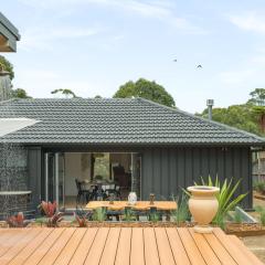 Ankers at Mollymook - spacious beach retreat