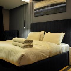 Alvis Suite - Goldcrest Mall and Residency Family 3 Bed Apartment