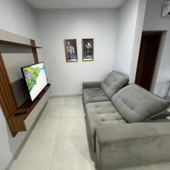 Apartamento com jardim e ar condicionado na sala e quartos na Av Blumenau