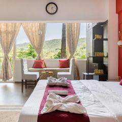 Red Palms by Boho, Forest facing with Kitchen & Pool