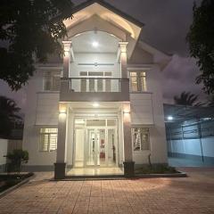 Nhà Nghỉ Trần Gia