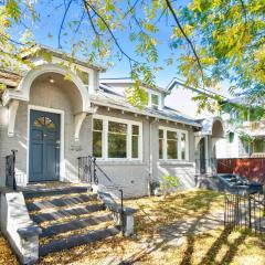 Spacious 6B6B duplex in Seattle