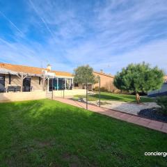 Le Donjon gîte cosy en lotissement proche du Puy duFou