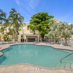 The Beach Club At Siesta #102B