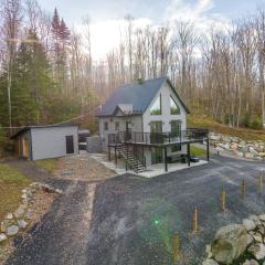 Lake and Pool table - The Dorchester
