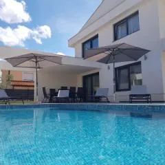 Ferienhaus Mit Privatem Pool In Ruhiger Lage