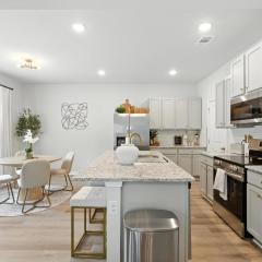 New Listing The Neutral Nook with Firepit