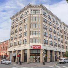 BEST WESTERN PLUS Carlton Plaza Hotel