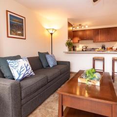 Kaleialoha 403 · Remodeled 1BD w Mountain Views Pool AC