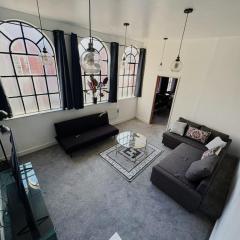 #84 Large JQ apartment sleeps 9