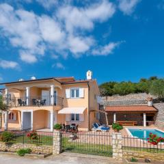 Am Südhang Gelegen Mit Meerblick