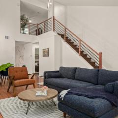 Poolside Oasis, Peaceful Retreat -20 min to Austin