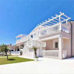 Moderne Ferienwohnung Mit Jacuzzi