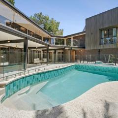 Noosa Retreat. Ocean Views, Pool and Serenity