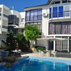 One bedroom apartment in the center with a pool