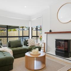 Hobart Family Home near Airport & City