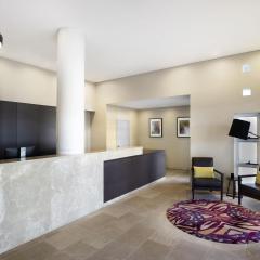 Paradise Centre Apartments