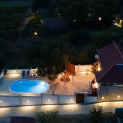 The Grandfather Villa – Heated Pool Retreat