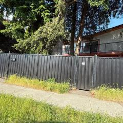 Vancouver Downtown Guest House - Near Skytrain, Free Parking & Fast Wifi