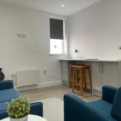 2 Rooms with Private En-Suite City Centre TS1