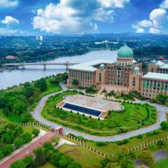 Putrajaya Antara Residence Fully Air-Con Suite Facing Lake View