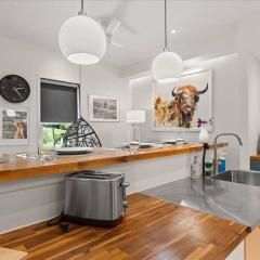 1AN Luxury European Barndo FARM STAY Wedding Venue