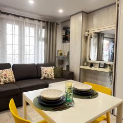 Central Beachside Studio with Air Conditioning