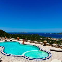 Villa Ventu di Mari vista mozzafiato sul Golfo e Isola di Caprera Piscina riscaldata Jacuzzi Area Fitness