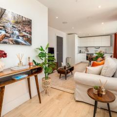 Luxe Apartment with Views, Gym, Game room & Cinema