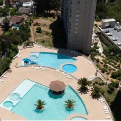 Toma un descanso y relájate mirando el mar