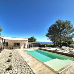 Villa grand confort, piscine, petanque, pool house , 10 voyageurs