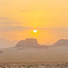 سفينة الصحراء وادي رم