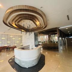 Reizz Residence by Willow Trip