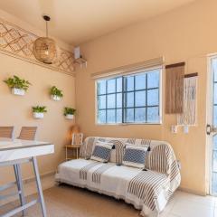 5min to Beach & Downtown, High-Speed WiFi, Laundry Service, PetsOK