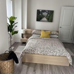 Modern 1BR Suite close to Toronto Airport