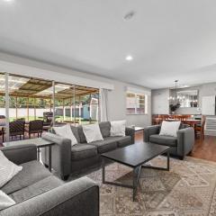 Rest & Play- Fire pit, Grill, PingPong- Walk 2 LSU