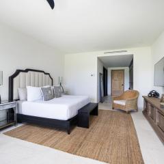 Luxury Ground-Floor Condo 3 bed 4 and half bath