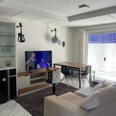 Apatapamento 2 quartos com excelente localização, segurança e com tudo o que você e sua família precisam pra uma estadia confortável!