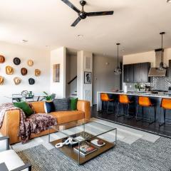 LUXE-Cowboy Country-Patio Hot Tub-Downtown Living